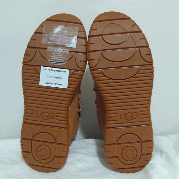 UGG - Picture 3 of 9